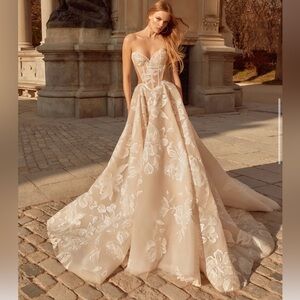 Galia Lahav Evelyn Wedding Dress with Veil and Sleeves